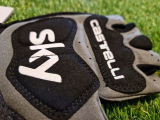 NUEVO. TALLA S. GUANTES CASTELLI SKY TEAM 