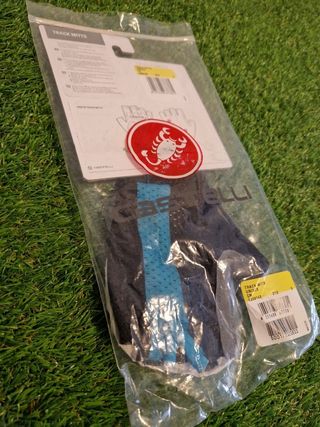 NUEVO. TALLA S. GUANTES CASTELLI SKY TEAM 
