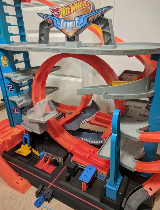 Hot wheels ultimate garaje. Regalo pistas extras