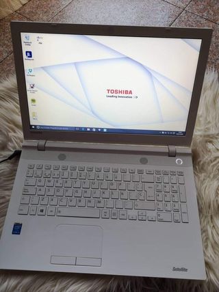 Portatil Toshiba i3