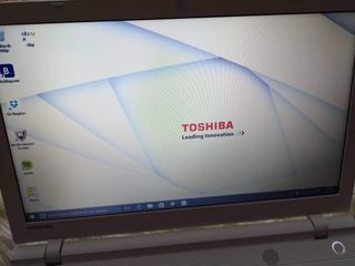 Portatil Toshiba i3