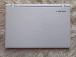 Portatil Toshiba i3