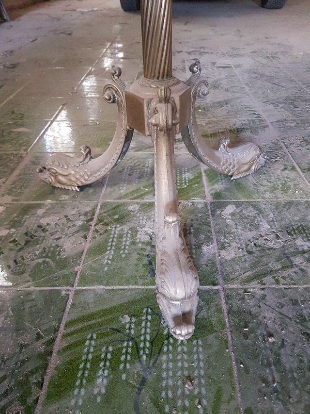 Mesa Antigua metal y mármol