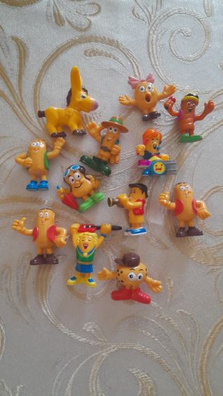 12 action figure + 12 gomme Mulino Bianco