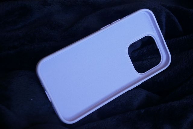 Funda teléfono iphone 14 Pro. 
