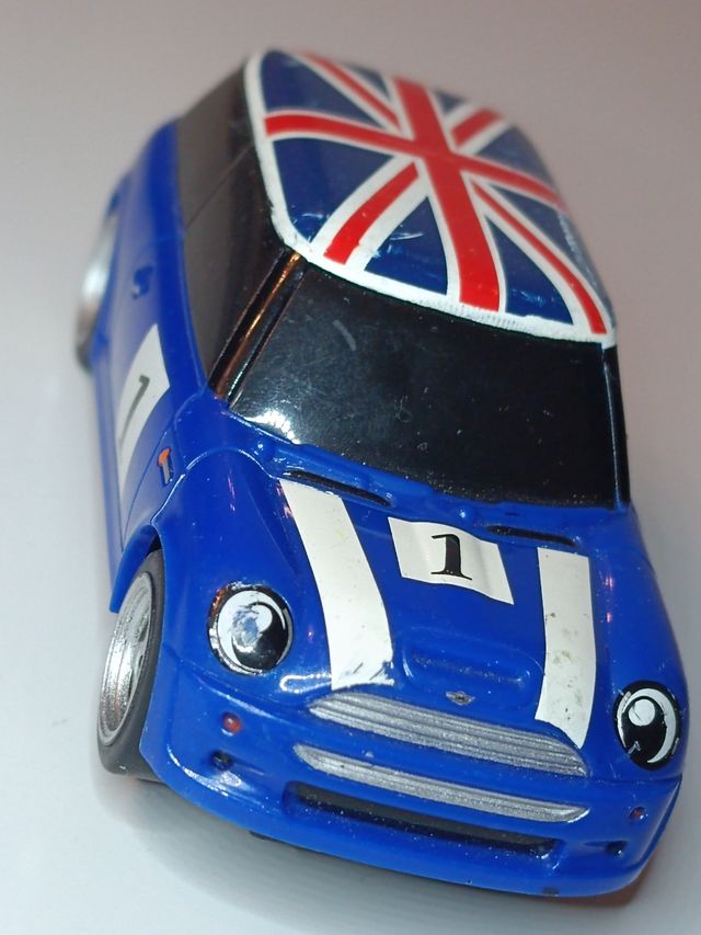 MINI COOPER 1/43 CARRERA GOO