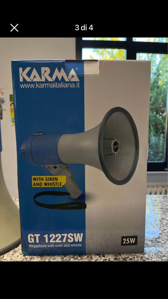 megafono con sirena e fischietto