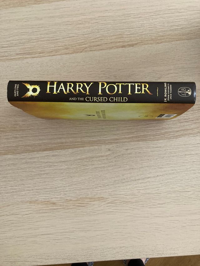 Libro de Harry Potter and the cursed child