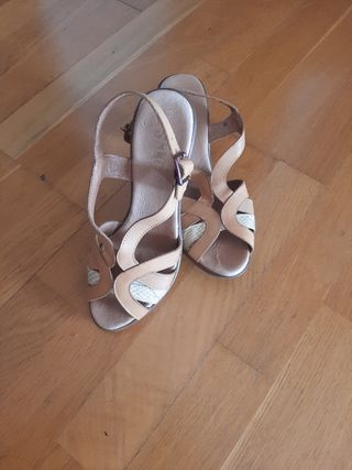 Zapatos descubiertos  de tacon