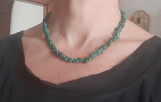 Collana con pietre verdi