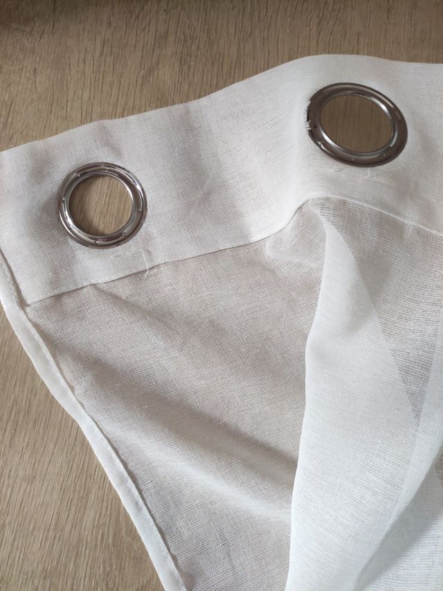 Cortina confeccionada con aros