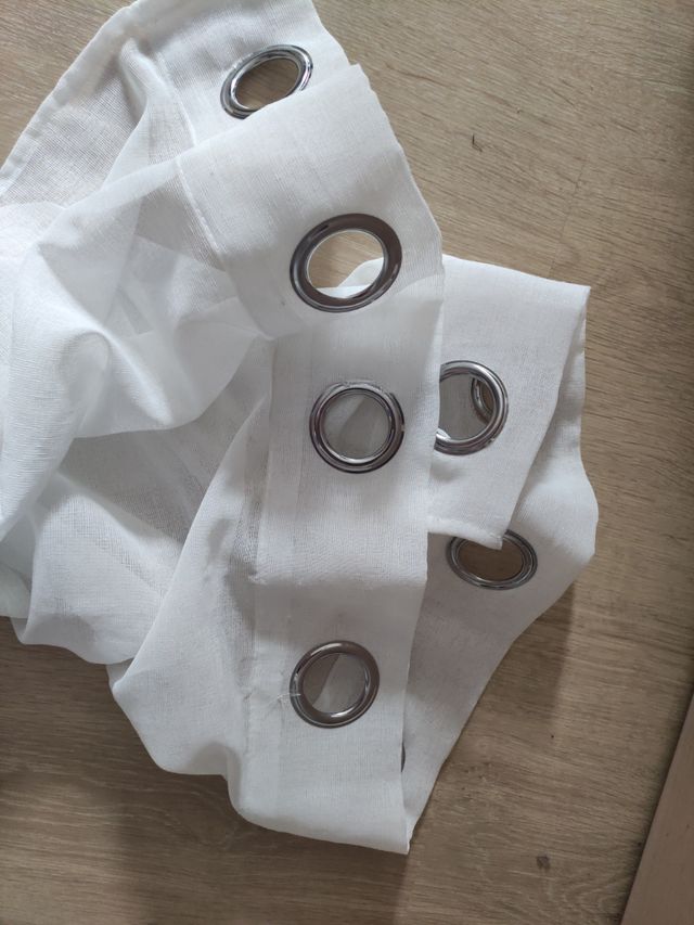 Cortina confeccionada con aros