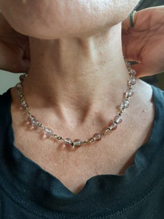 Collana con perline trasparenti rosa/lilla
