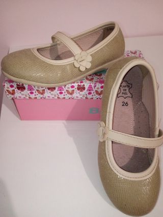 Zapato de vestir color oro n°26