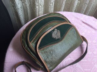 bolso  piel bandolera verde 25x30