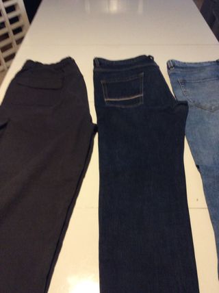 Tres pantalones Caballero. T. XXL.