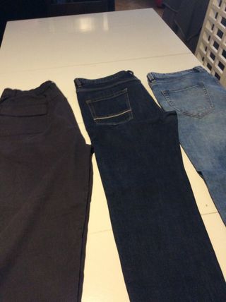 Tres pantalones Caballero. T. XXL.
