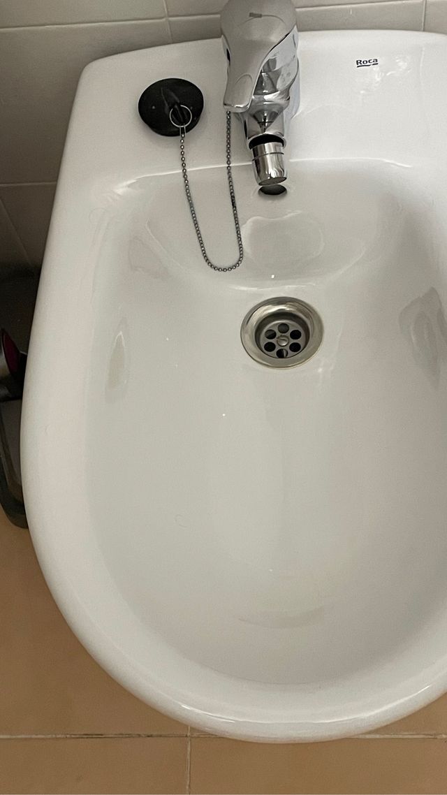 bidé con griferia (opcional)