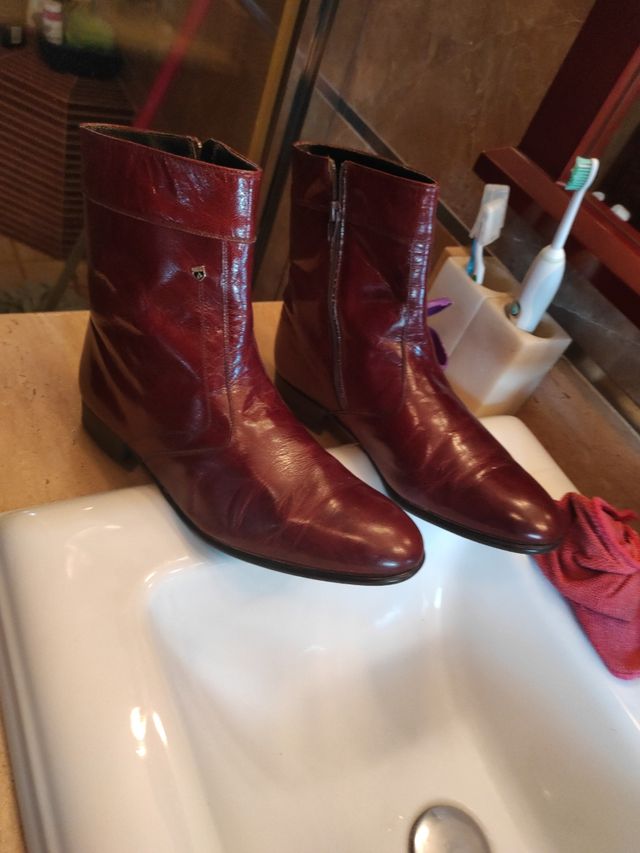 Botín media caña cuero