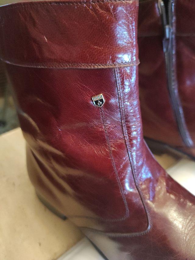 Botín media caña cuero