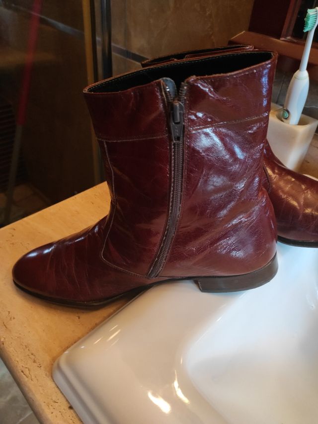 Botín media caña cuero