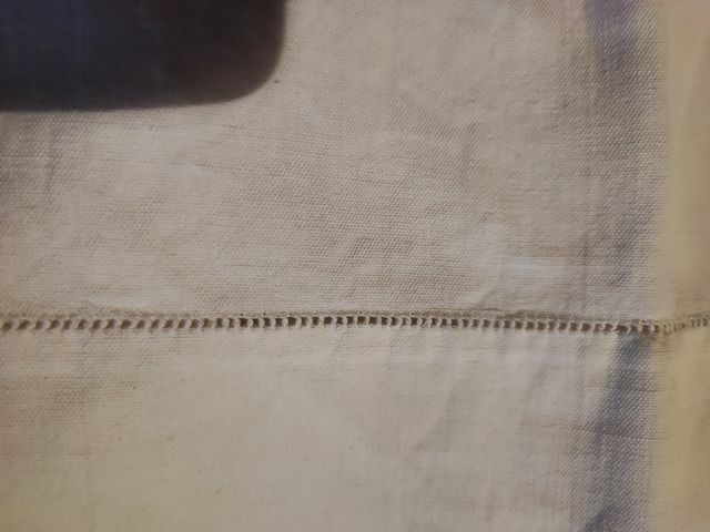 Lenzuolo matrimoniale sopra antico ricamato a mano