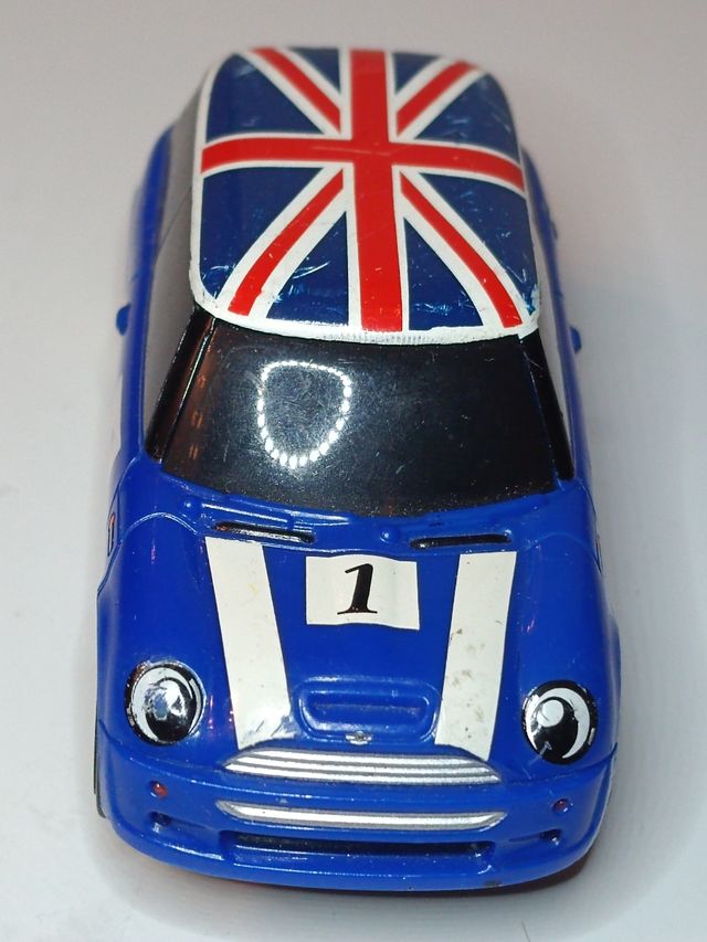 MINI COOPER 1/43 CARRERA GOO