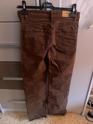 pantalón campana marrón