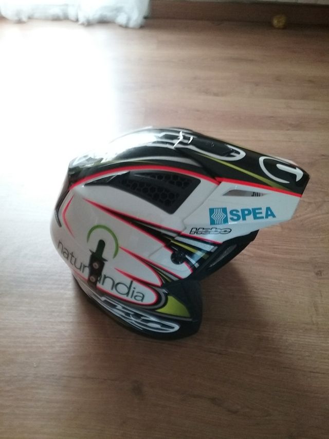 Casco de moto Toni Bou