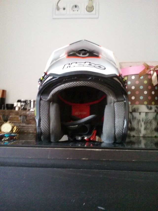 Casco de moto Toni Bou