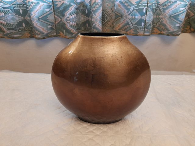 Vaso in porcellana Bucaro. Ottima.