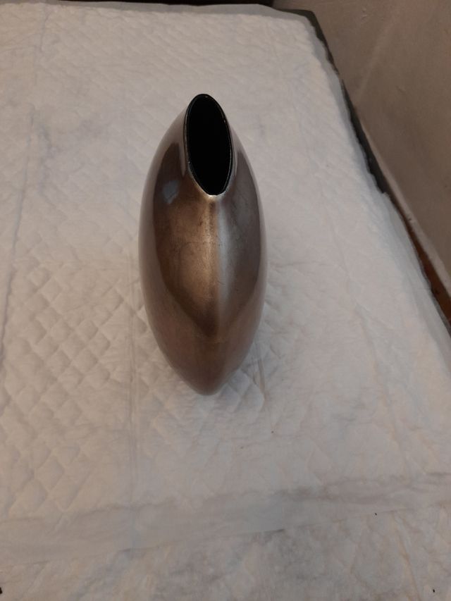 Vaso in porcellana Bucaro. Ottima.