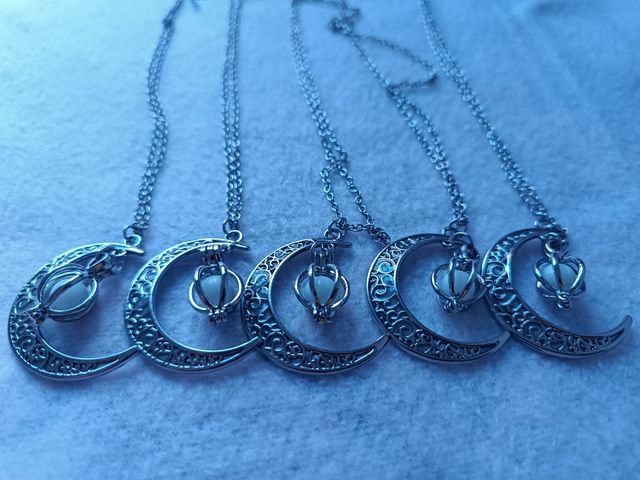 Collar colgante luminoso