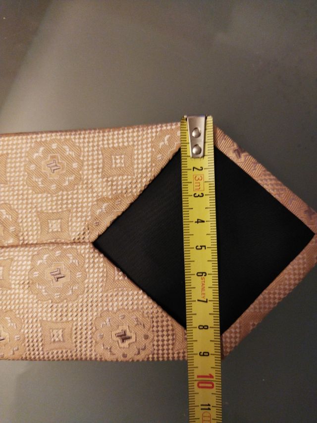 Cravatta nuova in seta