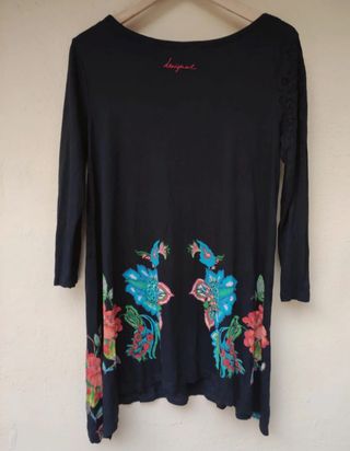 Liquidación ! Camiseta/ Túnica Desigual talla M