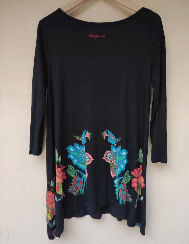 Liquidación ! Camiseta/ Túnica Desigual talla M
