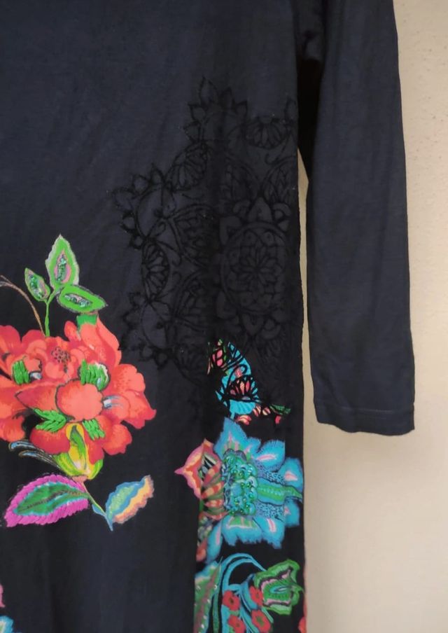 Liquidación ! Camiseta/ Túnica Desigual talla M