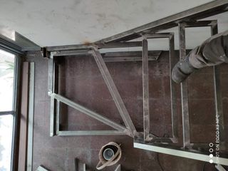 10€   Escaleras Metálicas