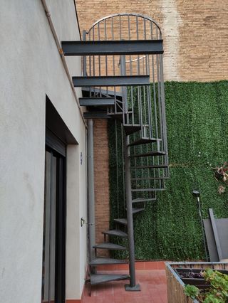 10€   Escaleras Metálicas