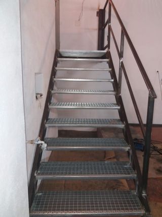 10€   Escaleras Metálicas