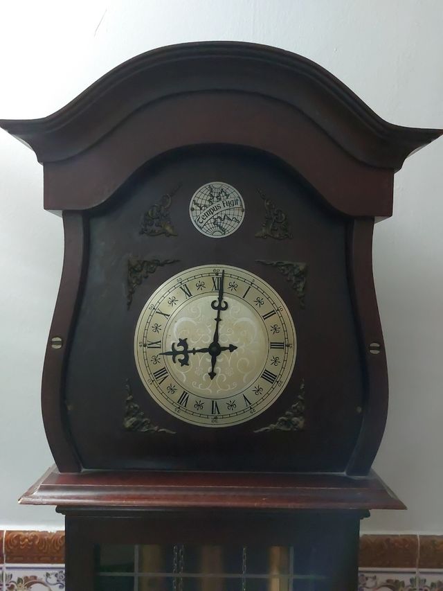Reloj de pie péndulo
