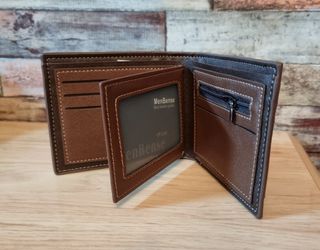 Cartera de caballero de gran capacidad. Marrón.