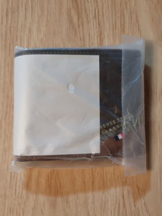 Cartera de caballero de gran capacidad. Marrón.