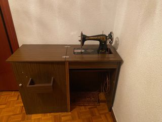 Maquina coser Singer antigua