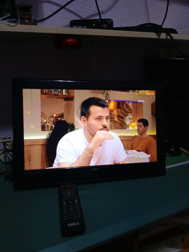 Monitor, televisior, marca OKI funciona perfecto