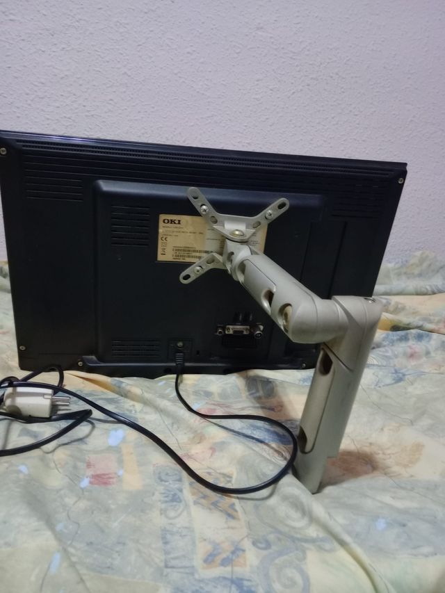 Monitor, televisior, marca OKI funciona perfecto