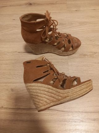 Sandalias Mustang de cuña con plataforma 