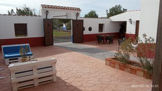 Casa rural con jacuzzi piscina y pista de padel