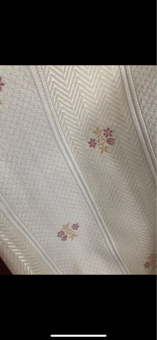 2 Cortinas con fondo gris y pequeñas flores