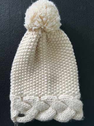 Gorro de lana con pompón. Rip Curl.